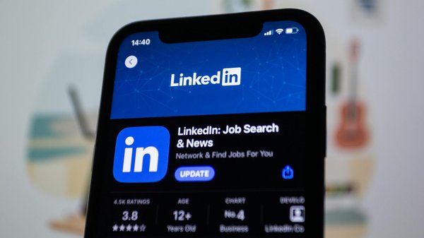 Comment rédiger un profil LinkedIn efficace pour la recherche d'emploi en consulting ?